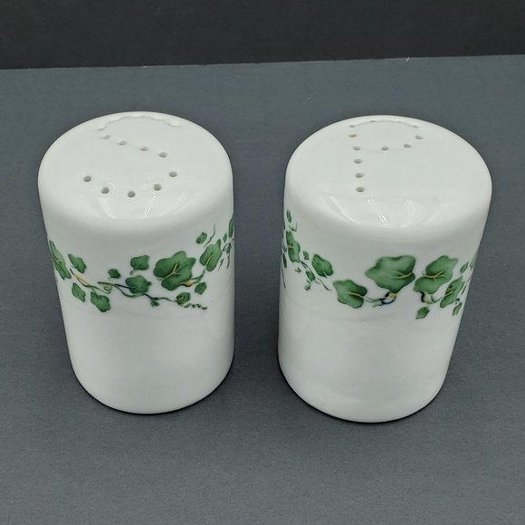 Corelle Coordinates Callaway Stove Top Salt and Pepper Shakers White Green Ivy - Picture 1 of 5